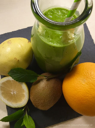 Kiwi-Orangen-Spinat-Smoothie (Vitamin C - pur)