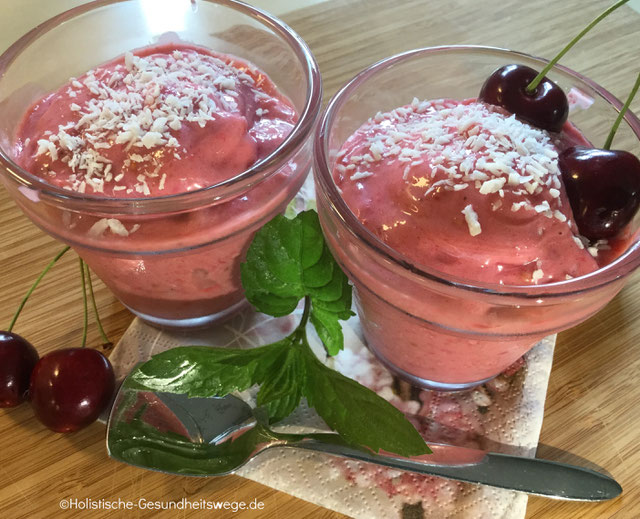 Sommerliches Kirsch-Dessert